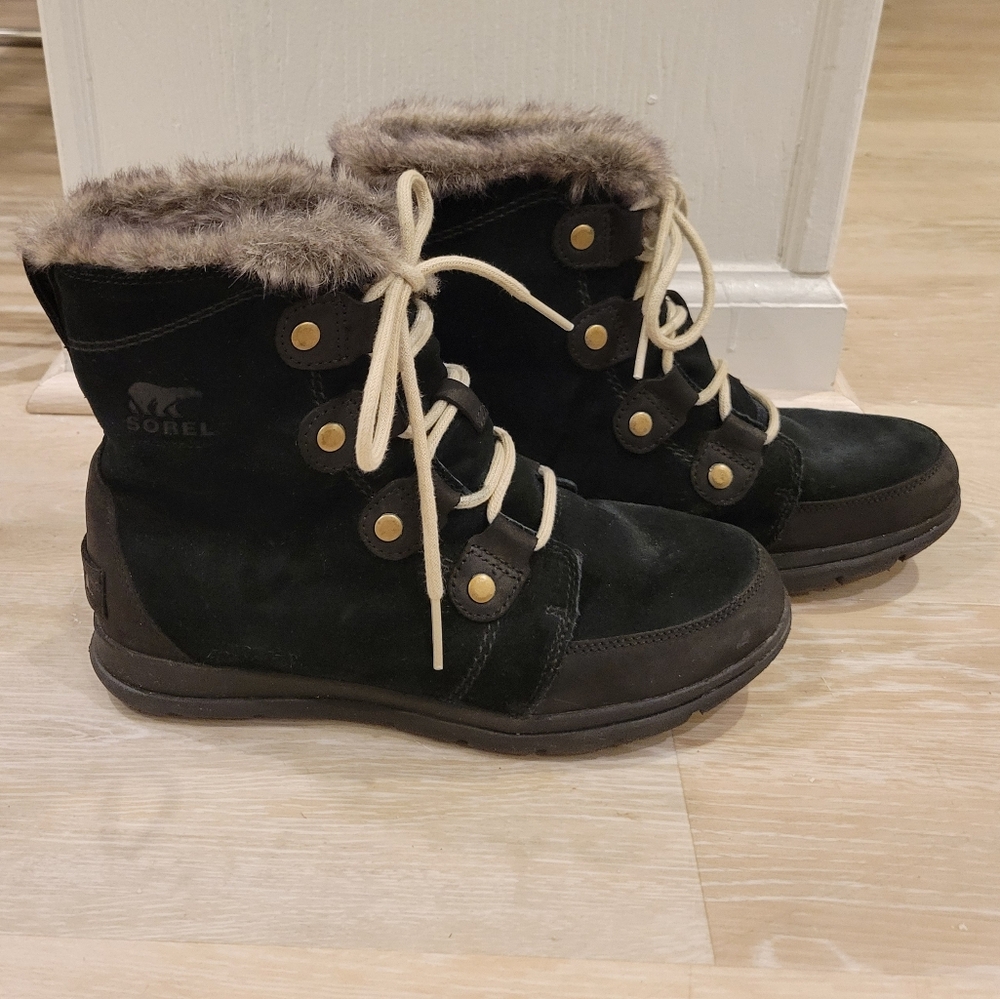 SOREL Black Explorer Joan Fur Lined Lace Up Boots Women’s Size 8.5